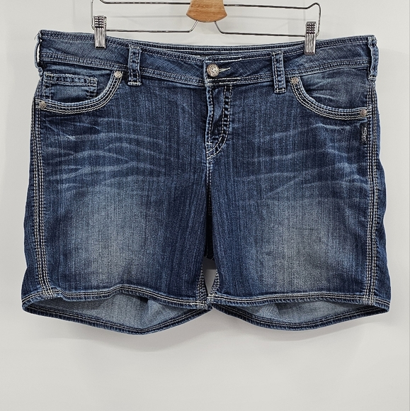 Silver Suki Flap Jean Shorts Size 20 - Picture 3 of 10